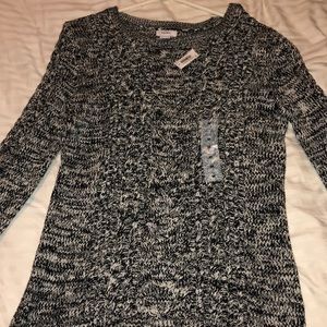 GRAY AND WHITE KNIT SWEATER